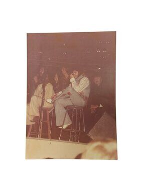 Elvis Presley 5x7 Photo Taking A Break On Stage Macon Georgia June 1 1977